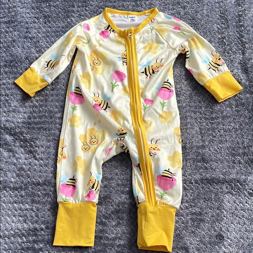 SHEIN Yellow and White Footies One Piece with Full-Length Legs